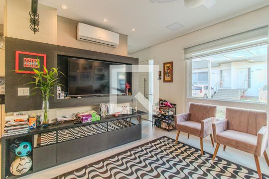 Sala de casa de condomínio à venda com 3 quartos, 188m² em Glória, Porto Alegre