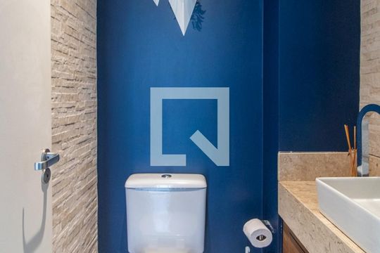 Lavabo de casa de condomínio à venda com 3 quartos, 188m² em Glória, Porto Alegre