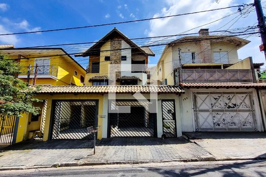 Fachada de casa à venda com 3 quartos, 135m² em Parque Monte Alegre, Taboão da Serra