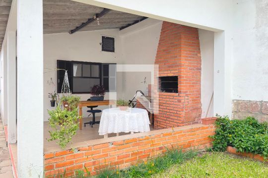 Churrasqueira de casa à venda com 3 quartos, 231m² em Jardim Sabará, Porto Alegre