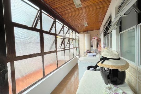 Área de Serviço de casa à venda com 3 quartos, 231m² em Jardim Sabará, Porto Alegre