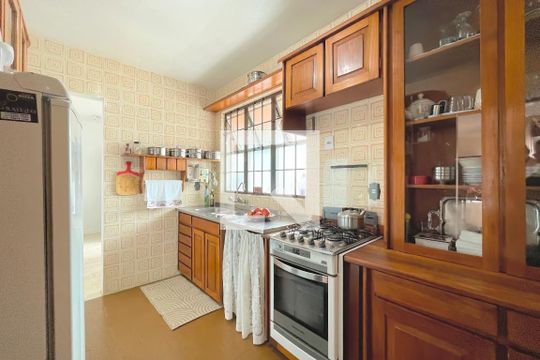 Cozinha de casa à venda com 3 quartos, 231m² em Jardim Sabará, Porto Alegre