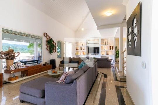 Sala de casa de condomínio à venda com 4 quartos, 550m² em Badu, Niterói
