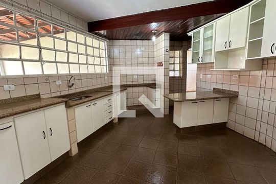 Cozinha de casa para alugar com 5 quartos, 370m² em Setor Jaó, Goiânia