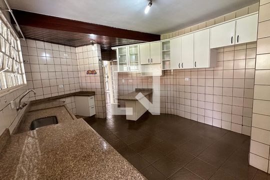 Cozinha de casa para alugar com 5 quartos, 370m² em Setor Jaó, Goiânia