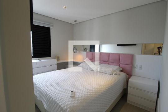 Quarto Suíte de apartamento para alugar com 2 quartos, 65m² em Moema, São Paulo