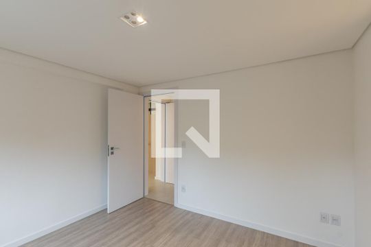 Suite de apartamento à venda com 2 quartos, 74m² em Petrópolis, Porto Alegre