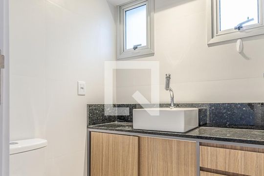 Banheiro Suite de apartamento à venda com 2 quartos, 74m² em Petrópolis, Porto Alegre