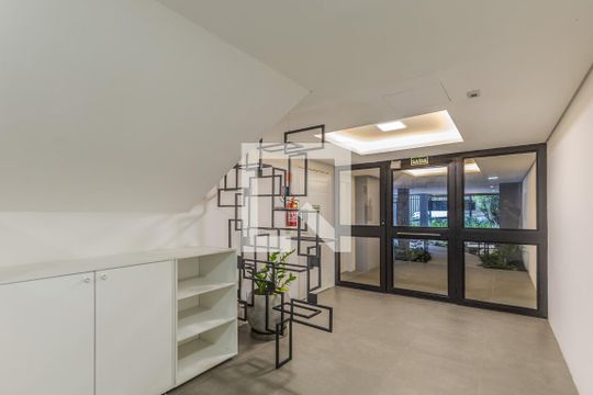 Hall de apartamento à venda com 2 quartos, 74m² em Petrópolis, Porto Alegre