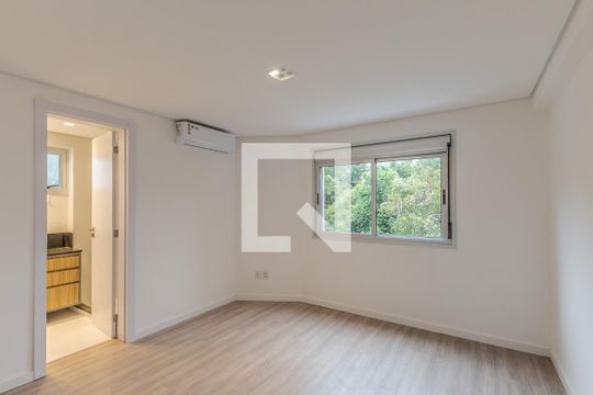 Suite de apartamento à venda com 2 quartos, 74m² em Petrópolis, Porto Alegre