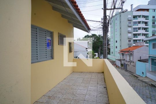 Fachada do kitnet de kitnet/studio para alugar com 1 quarto, 20m² em Trindade, Florianópolis