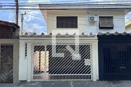 Fachada de casa para alugar com 3 quartos, 380m² em Brooklin, São Paulo