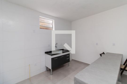 Cozinha de casa para alugar com 1 quarto, 40m² em Parque Boturussu, São Paulo
