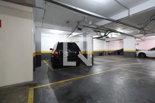 Garagem de apartamento à venda com 4 quartos, 138m² em Parque das Nações, Santo André
