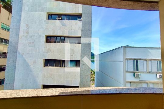 Sala vista de apartamento para alugar com 1 quarto, 95m² em Lagoa, Rio de Janeiro