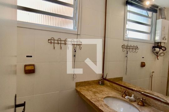 Banheiro 1 de apartamento para alugar com 3 quartos, 150m² em Ipanema, Rio de Janeiro