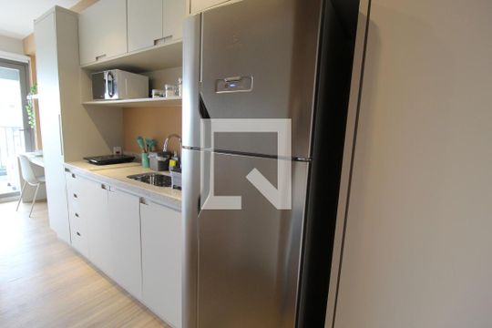 Cozinha de kitnet/studio para alugar com 1 quarto, 29m² em Indianópolis, São Paulo