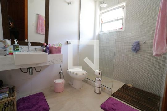Banheiro da Suíte 1 de casa à venda com 5 quartos, 680m² em Jardim Guanabara, Rio de Janeiro