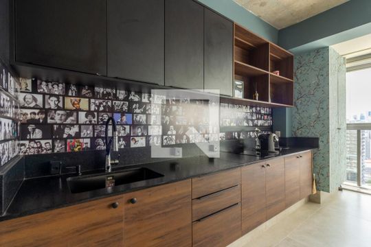 Cozinha de apartamento à venda com 1 quarto, 40m² em Pinheiros, São Paulo