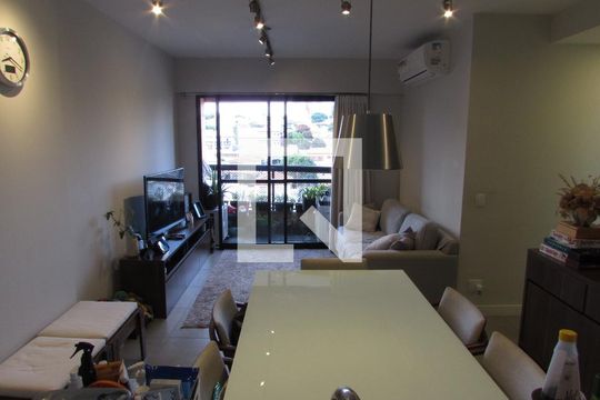 Sala de apartamento para alugar com 2 quartos, 77m² em Vila Sônia, São Paulo