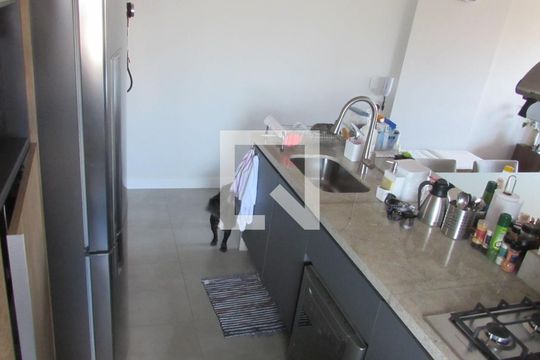 Cozinha de apartamento para alugar com 2 quartos, 77m² em Vila Sônia, São Paulo
