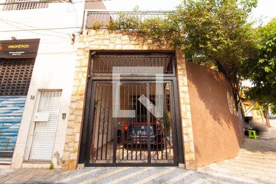 Fachada de casa à venda com 4 quartos, 240m² em Vila Portuguesa , São Paulo