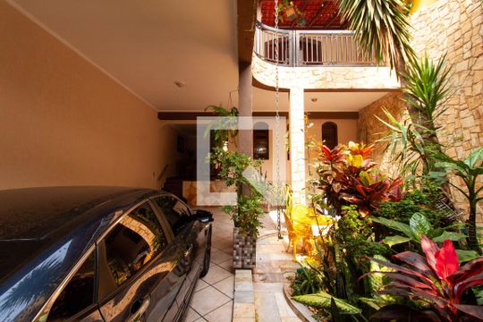 Garagem de casa à venda com 4 quartos, 240m² em Vila Portuguesa , São Paulo