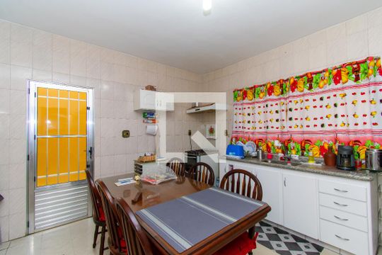 Cozinha de casa à venda com 4 quartos, 250m² em Jardim Cotiana, São Paulo