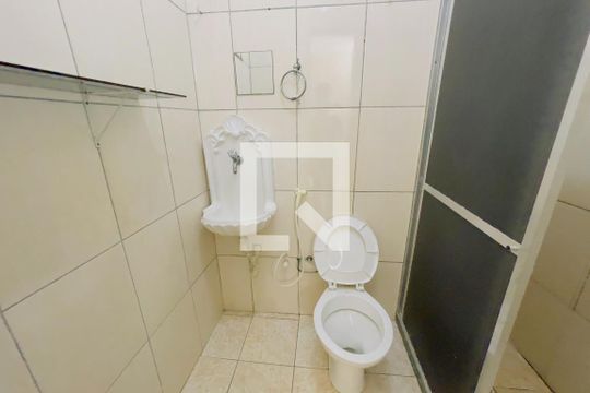 Banheiro de casa para alugar com 1 quarto, 43m² em Vila São Luis, Duque de Caxias
