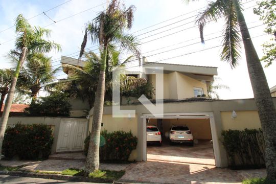 Fachada de casa para alugar com 5 quartos, 800m² em Morumbi, São Paulo