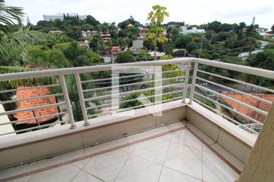 Sacada de casa para alugar com 5 quartos, 800m² em Morumbi, São Paulo