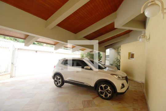 Garagem de casa para alugar com 5 quartos, 800m² em Morumbi, São Paulo