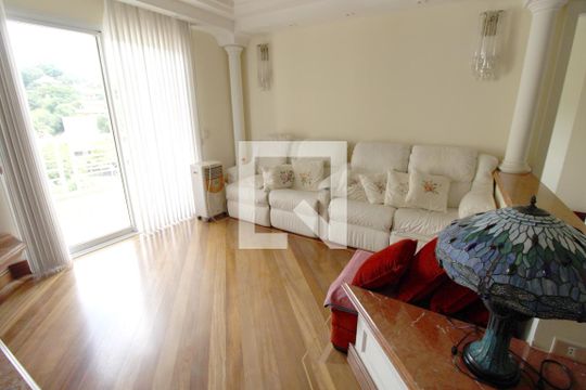 Sala de TV de casa para alugar com 5 quartos, 800m² em Morumbi, São Paulo