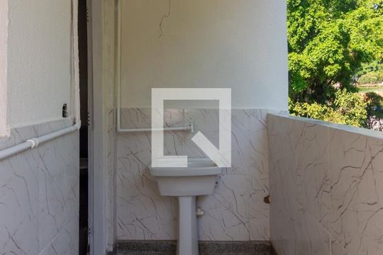 Área de Serviço de apartamento para alugar com 2 quartos, 40m² em Vila Pouso Alegre, Barueri