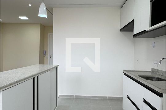 Cozinha de apartamento para alugar com 1 quarto, 47m² em Vila Militar, Barueri