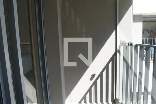 Varanda de kitnet/studio para alugar com 1 quarto, 25m² em Sumarezinho, São Paulo