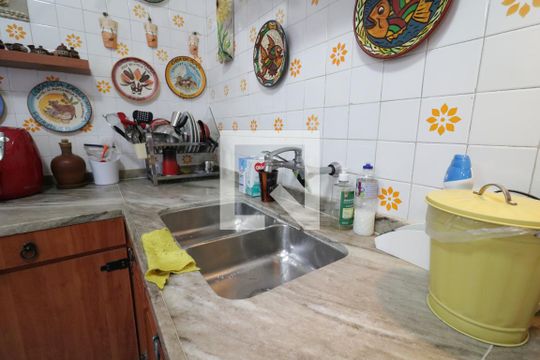 Cozinha de apartamento à venda com 5 quartos, 234m² em Jardim Guanabara, Rio de Janeiro