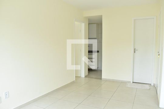 Sala de apartamento para alugar com 3 quartos, 56m² em Campo Grande, Rio de Janeiro