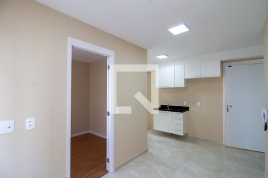 Sala de apartamento para alugar com 2 quartos, 34m² em Vila das Bandeiras, Guarulhos