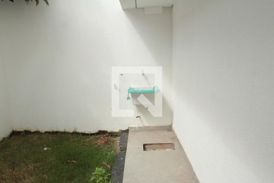 varanda  de casa à venda com 3 quartos, 180m² em Copacabana, Belo Horizonte