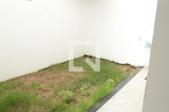 Área externa de casa à venda com 3 quartos, 180m² em Copacabana, Belo Horizonte