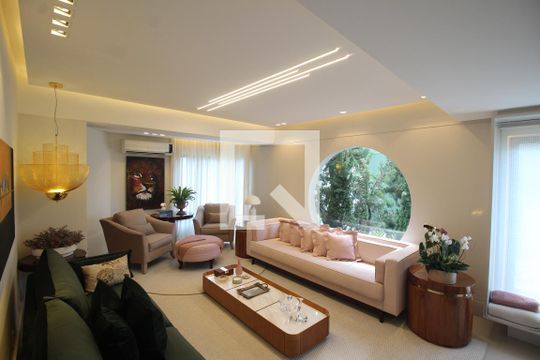 Casa à venda com 4 quartos, 416m² em Bairro Fátima, Canoas