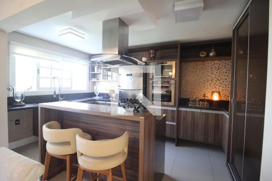 Cozinha de casa à venda com 4 quartos, 416m² em Bairro Fátima, Canoas