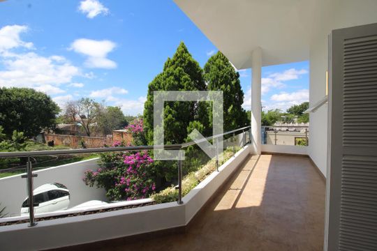 Sacada Suíte de casa à venda com 4 quartos, 416m² em Bairro Fátima, Canoas