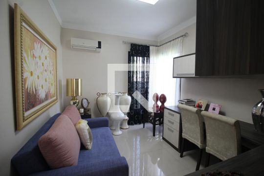Escritório de casa à venda com 4 quartos, 416m² em Bairro Fátima, Canoas