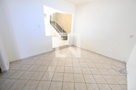 Sala de casa para alugar com 5 quartos, 320m² em Jardim Mont Serrat, Aparecida de Goiânia