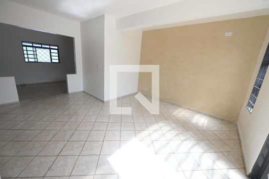 Sala de casa para alugar com 5 quartos, 320m² em Jardim Mont Serrat, Aparecida de Goiânia