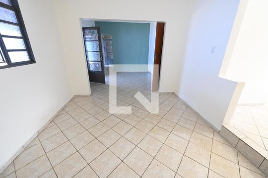 Sala de casa para alugar com 5 quartos, 320m² em Jardim Mont Serrat, Aparecida de Goiânia