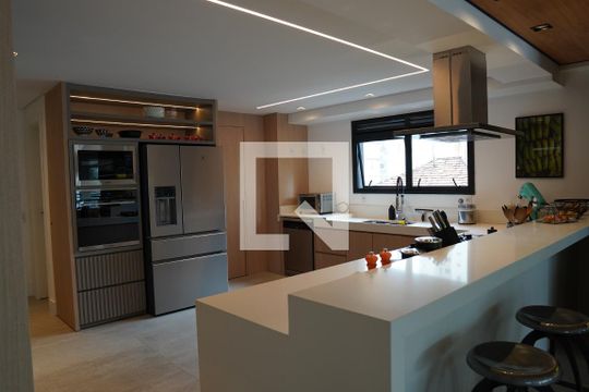 Cozinha de apartamento à venda com 3 quartos, 184m² em Sumaré, São Paulo