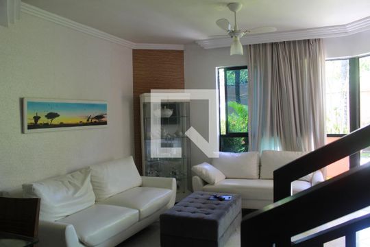 Casa de Condomínio para alugar com 2 quartos, 104m² em Patamares, Salvador